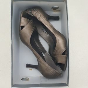 Women's shoes